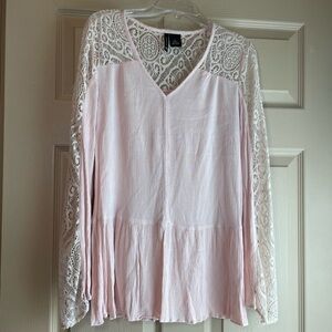 New Directions Pink Lace V-Neck Long Sleeve Blouse, Size Small‎